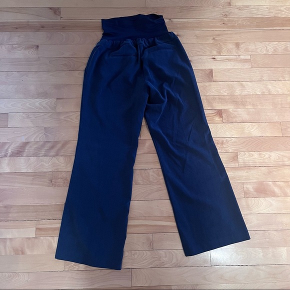 ✨HP✨ Grey MATERNITY dress pants. Flattering wide leg. Thyme - M. - Picture 3 of 3